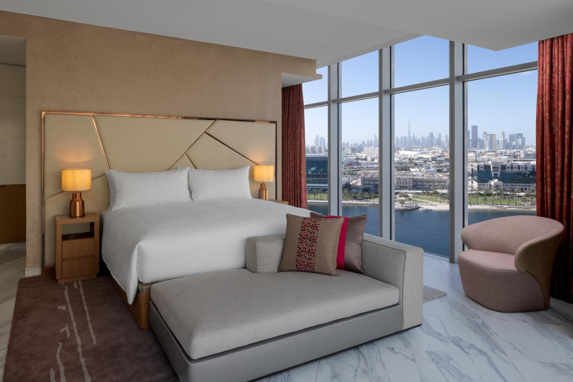 Hilton Dubai Creek Hotel & Residences Exteriör bild