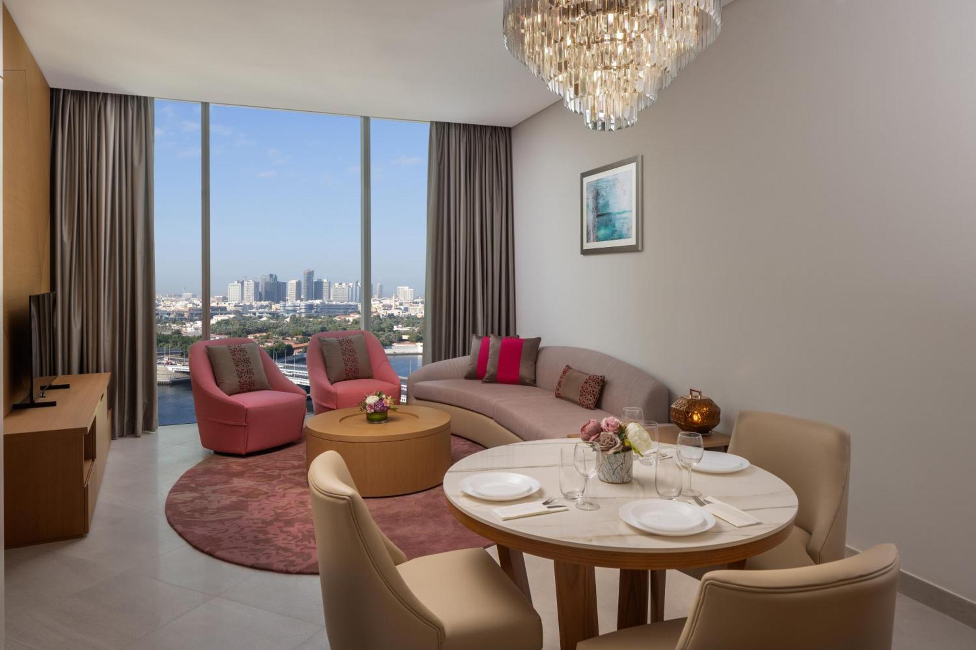 Hilton Dubai Creek Hotel & Residences Exteriör bild