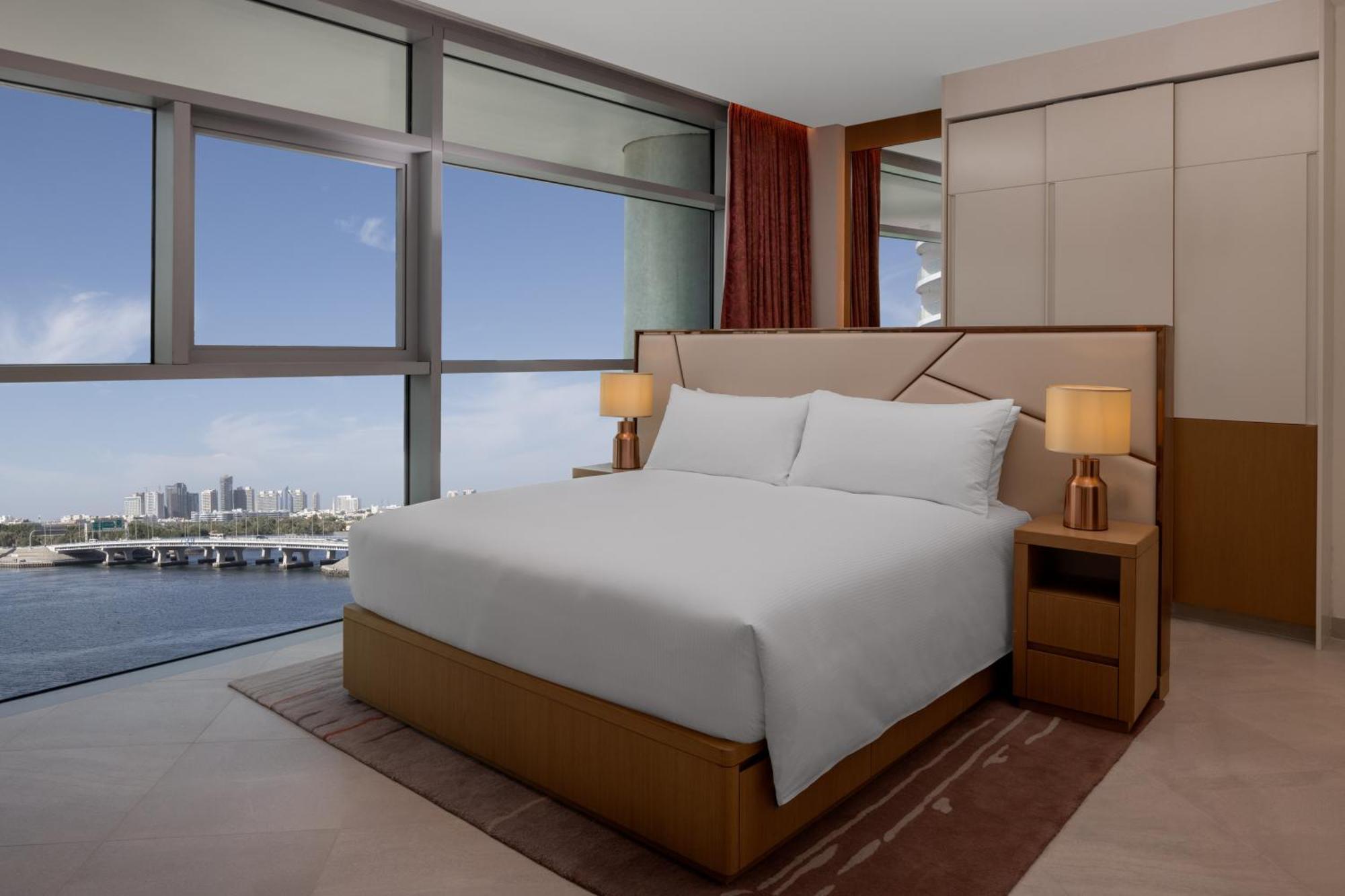 Hilton Dubai Creek Hotel & Residences Exteriör bild